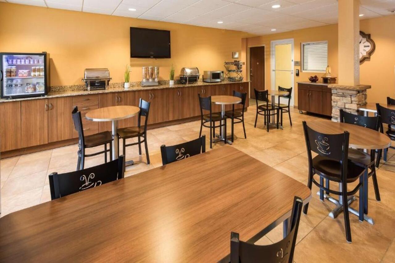 Surestay Plus Hotel By Best Western Keyser Exterior photo
