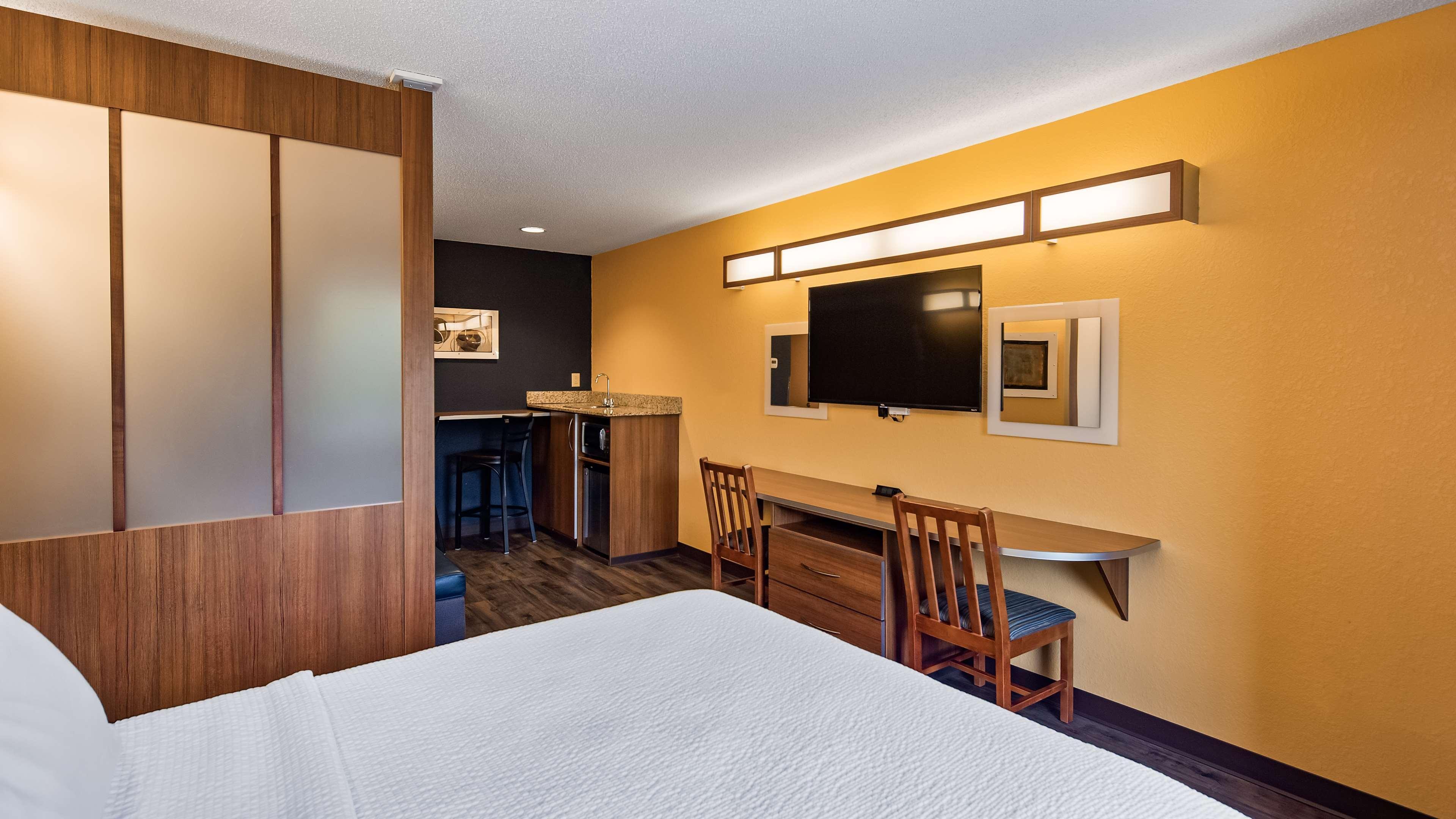 Surestay Plus Hotel By Best Western Keyser Exterior photo
